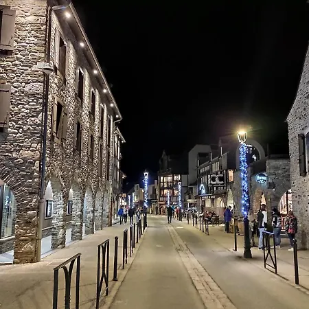 T2 Spacieux Et Lumineux Avec 2 Terrasses Sud Et Est, Proche Centre Village *