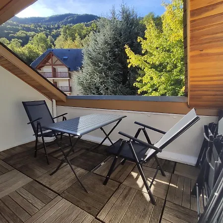 T2 Spacieux Et Lumineux Avec 2 Terrasses Sud Et Est, Proche Centre Village *